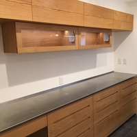 ホワイトオーク　カップボードとキッチンカウンター