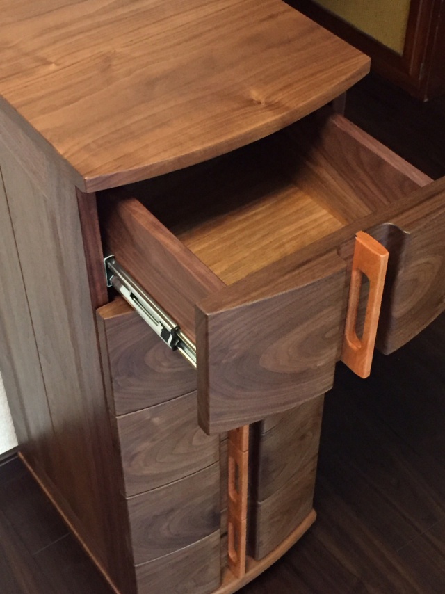 ウォールナット　無垢材