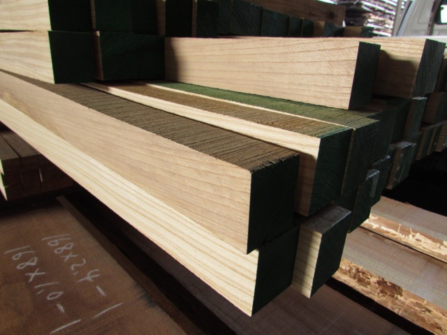 ホワイトアッシュ　無垢材