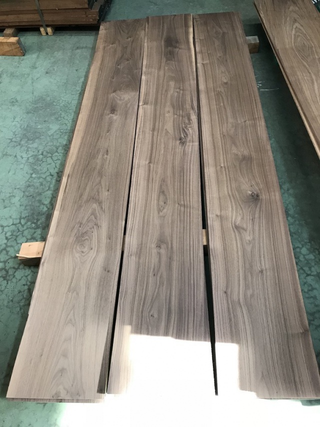 ウォールナット　無垢材