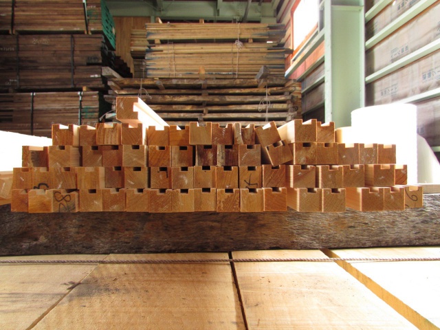 檜（ヒノキ）　無垢材