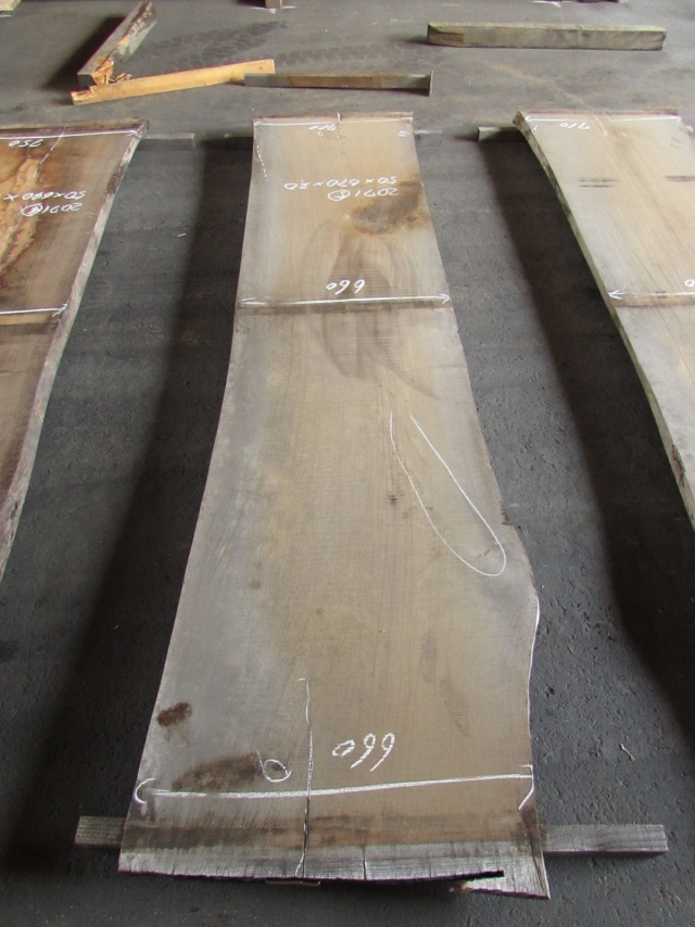 ウォールナット　一枚板