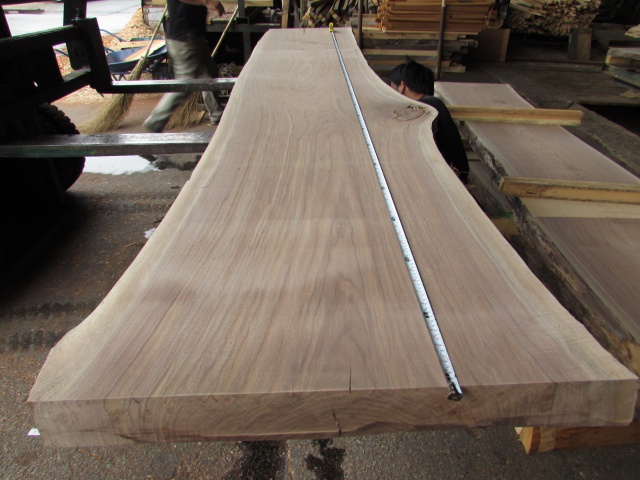 ウォールナット　一枚板