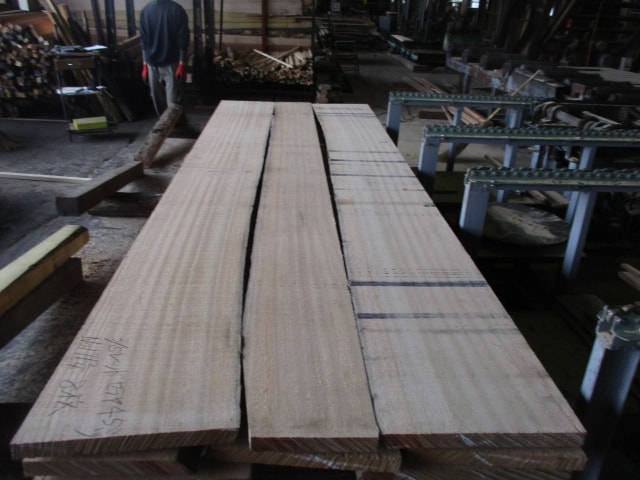 レッドセラヤ　無垢材