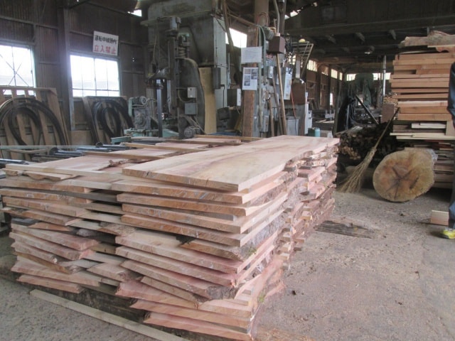 欅（ケヤキ）　無垢材