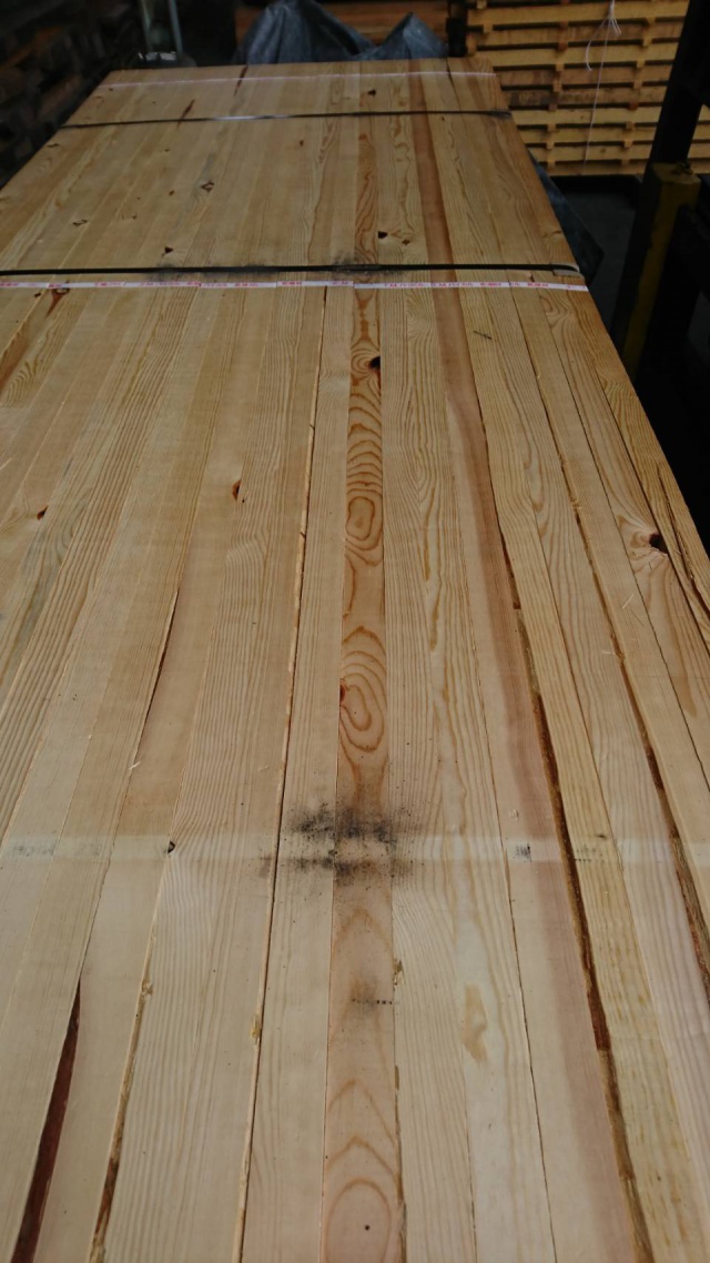 レッドパイン　無垢材