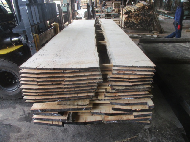 紅松（ベニマツ）　無垢材