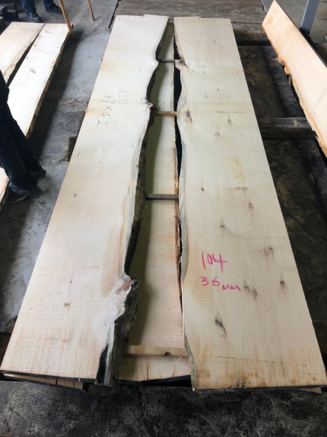 紅松（ベニマツ）　無垢材