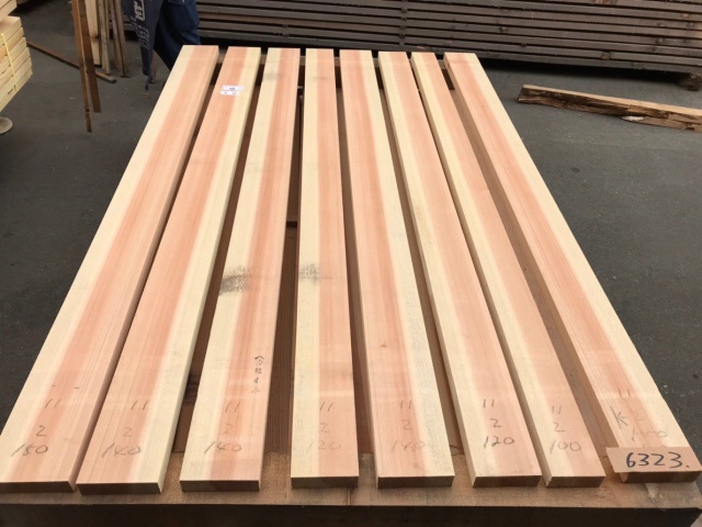 吉野杉（ヨシノスギ）　無垢材