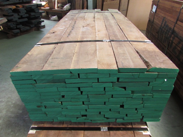 ウォールナット　無垢材