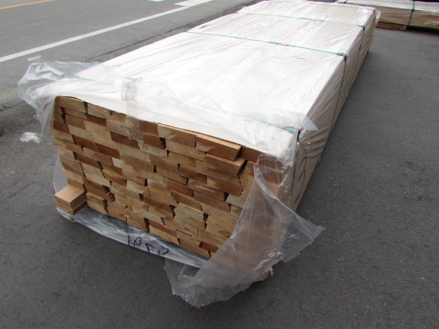 ニヤトー　無垢材