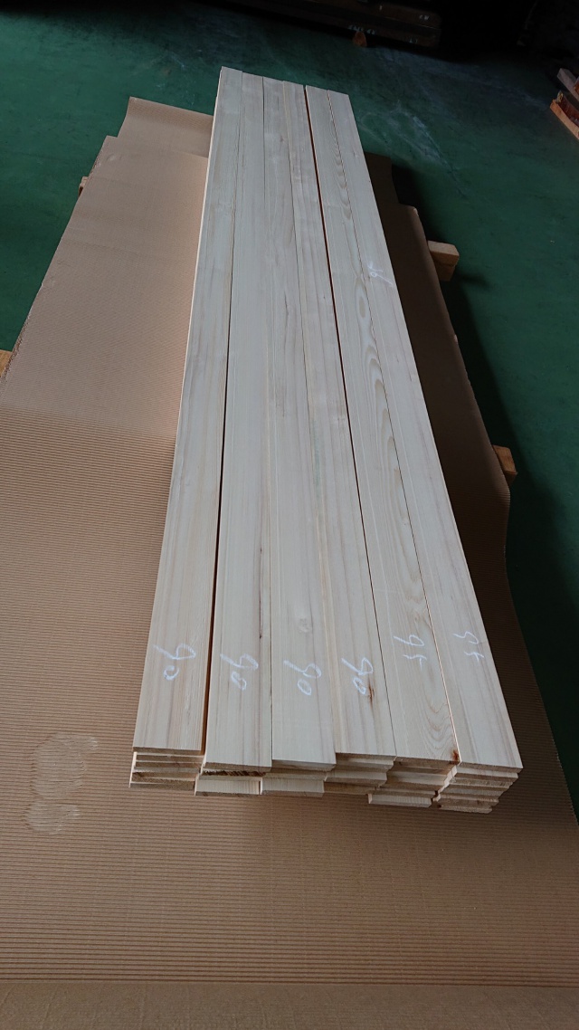 バルサム　無垢材