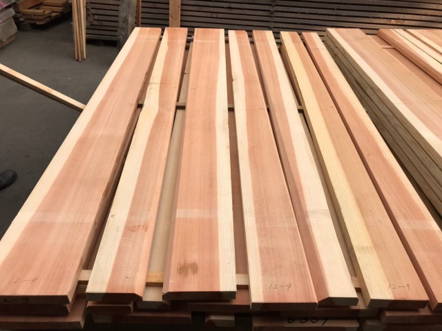 吉野杉（ヨシノスギ）　無垢材