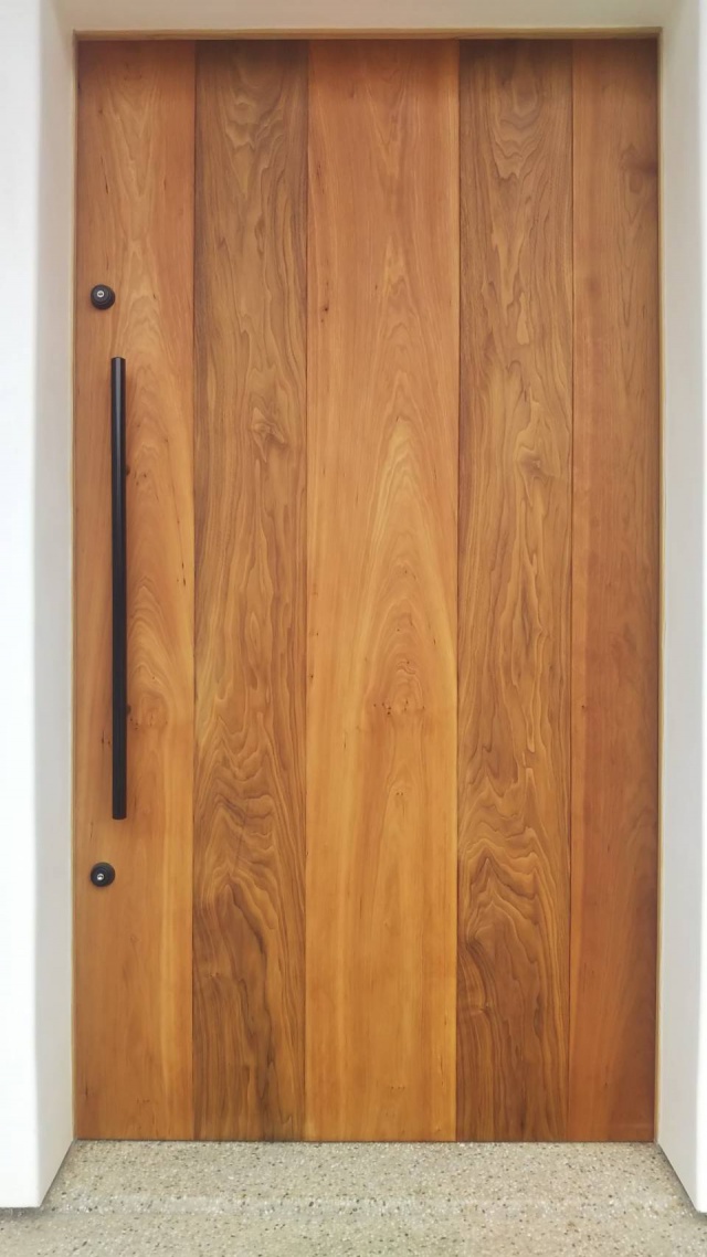 ウォールナット　無垢材