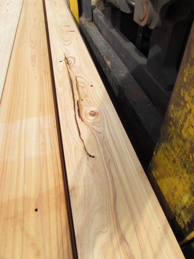 檜（ヒノキ）　無垢材