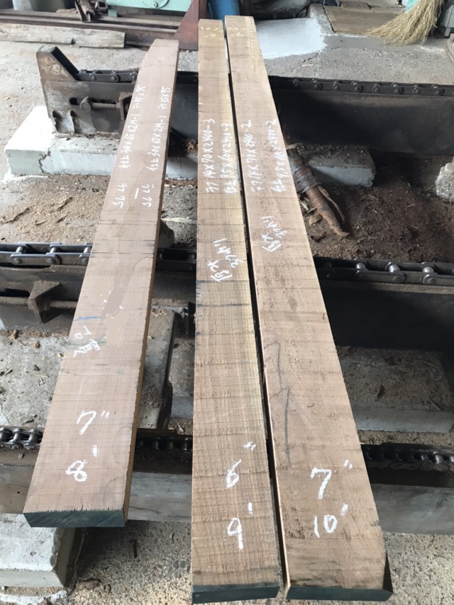 ウォールナット　無垢材