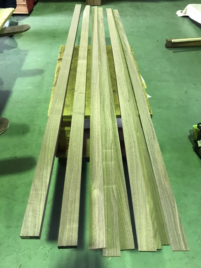 ウォールナット　無垢材