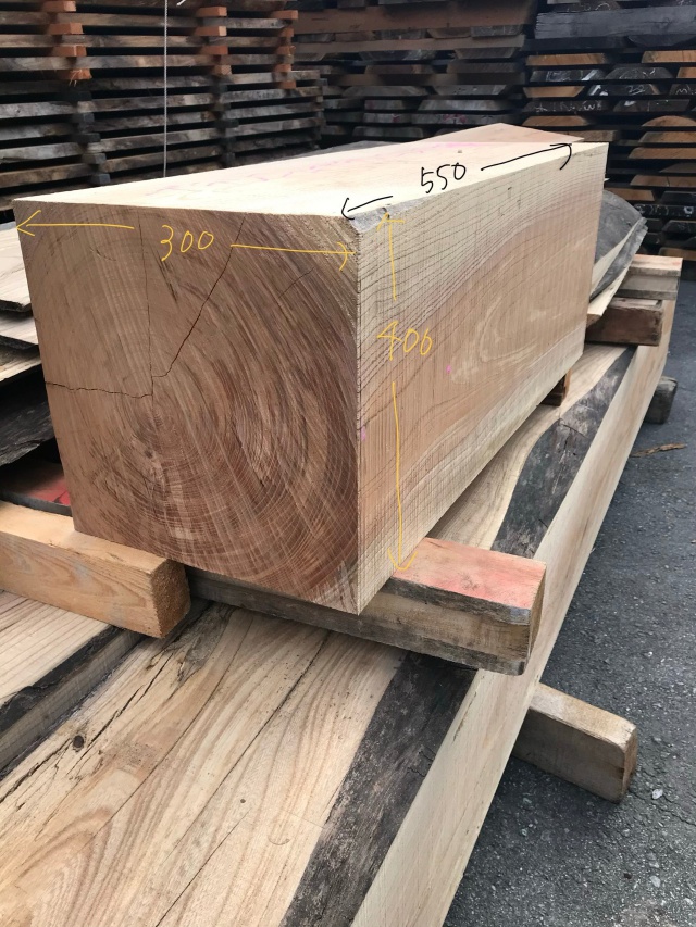 欅（ケヤキ）　無垢材