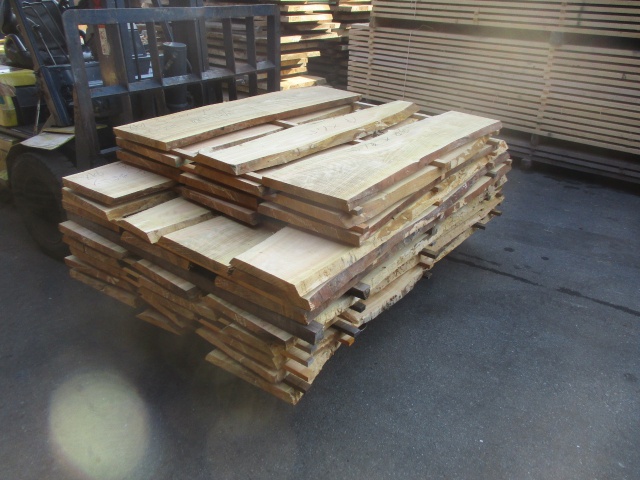 山桜（ヤマザクラ）　無垢材