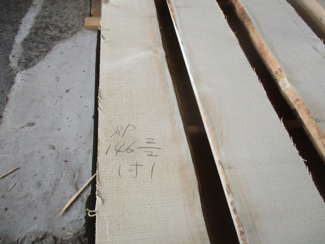 スプルース　無垢材