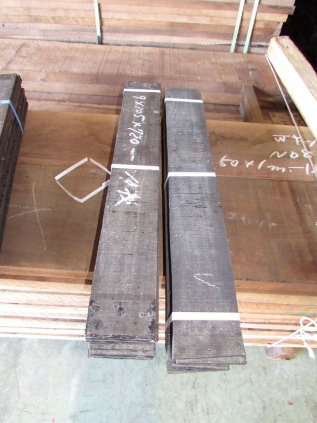 黒檀（エボニー）　無垢材