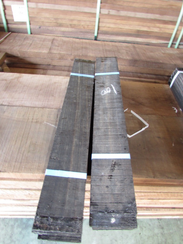 黒檀（エボニー）　無垢材