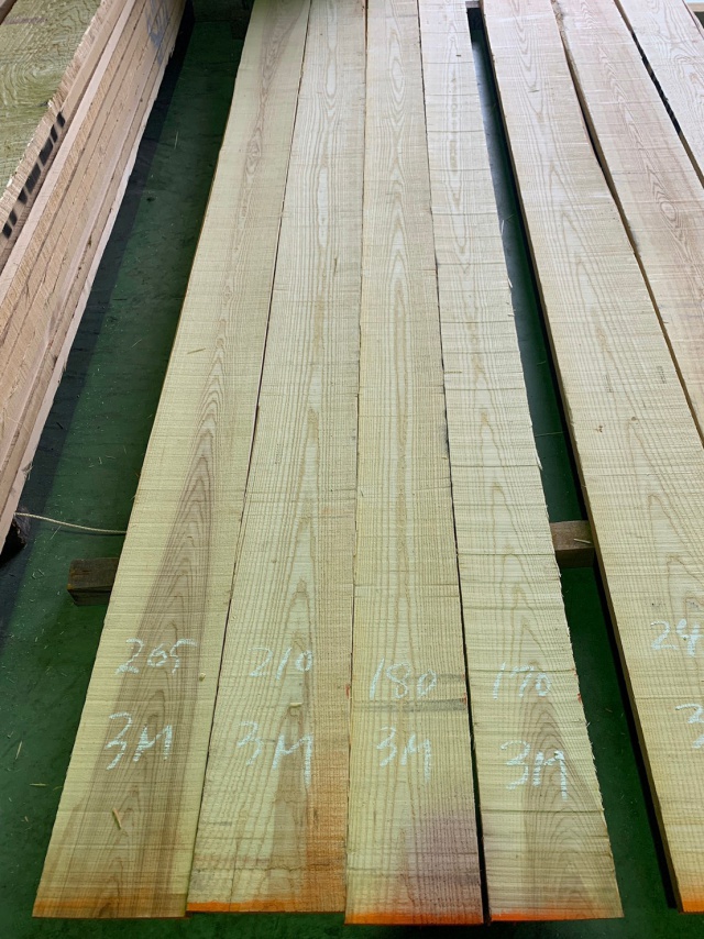 ホワイトアッシュ　無垢材