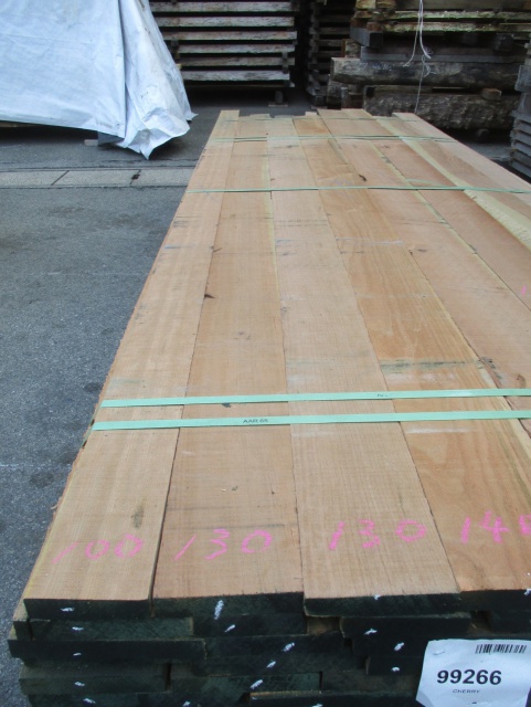 チェリー　無垢材