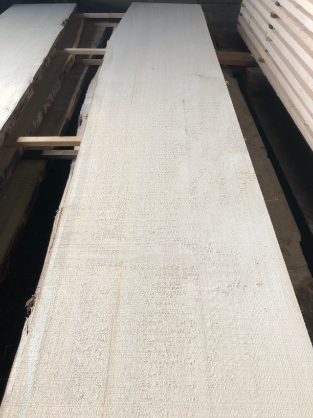 スプルース　無垢材