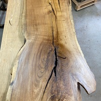 胡桃（クルミ）　荒々しい表情の天板