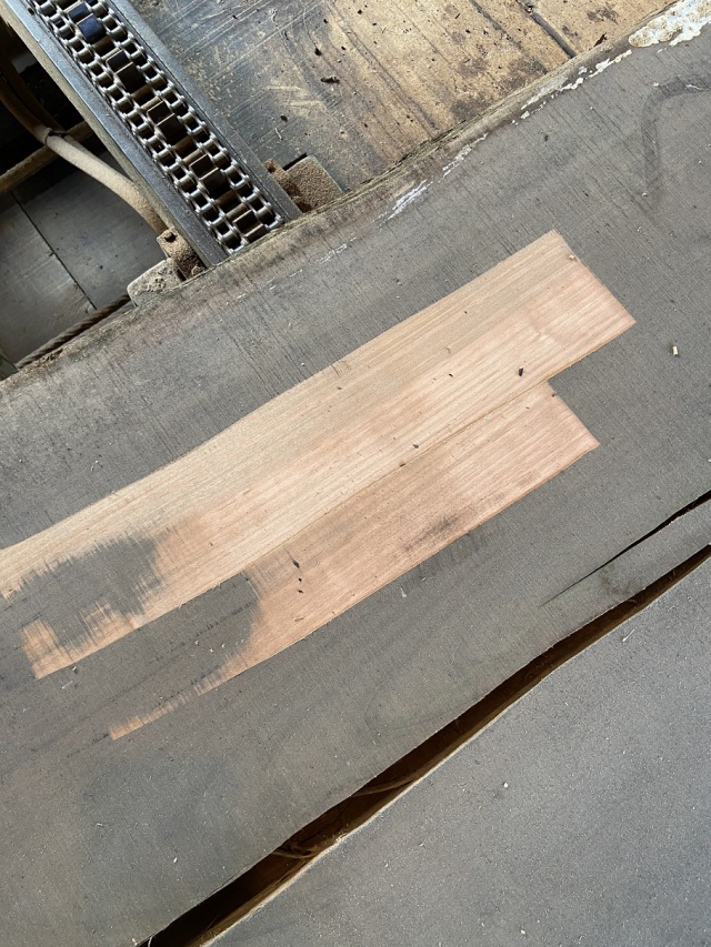 山桜（ヤマザクラ）　無垢材