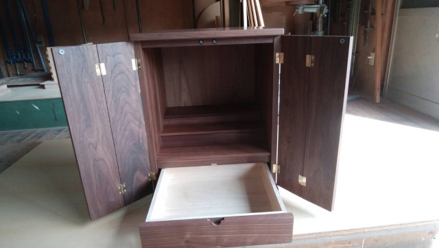 ウォールナット　無垢材