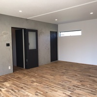 楢（ナラ）、アカシア、白樺（シラカバ）　フローリング材