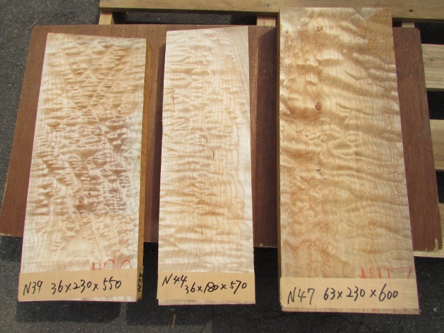 キルティッドメープル　無垢材