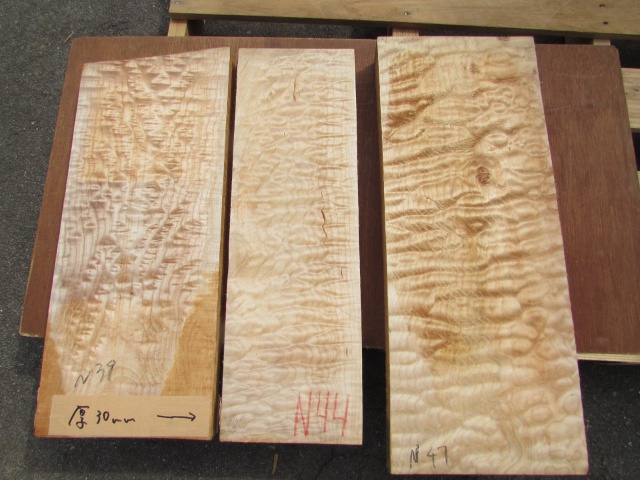 キルティッドメープル　無垢材