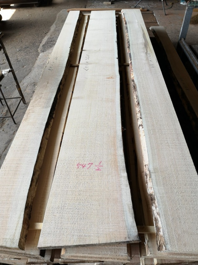 スプルース　無垢材