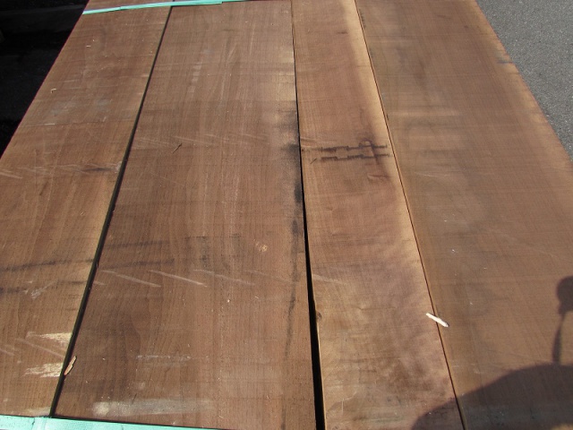 ウォールナット　無垢材