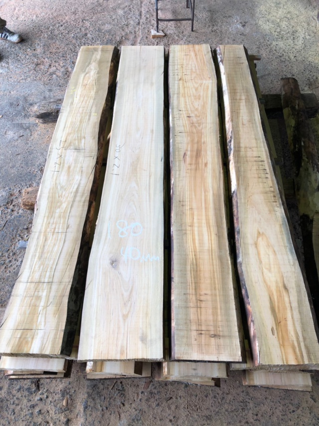 山桜（ヤマザクラ）　無垢材