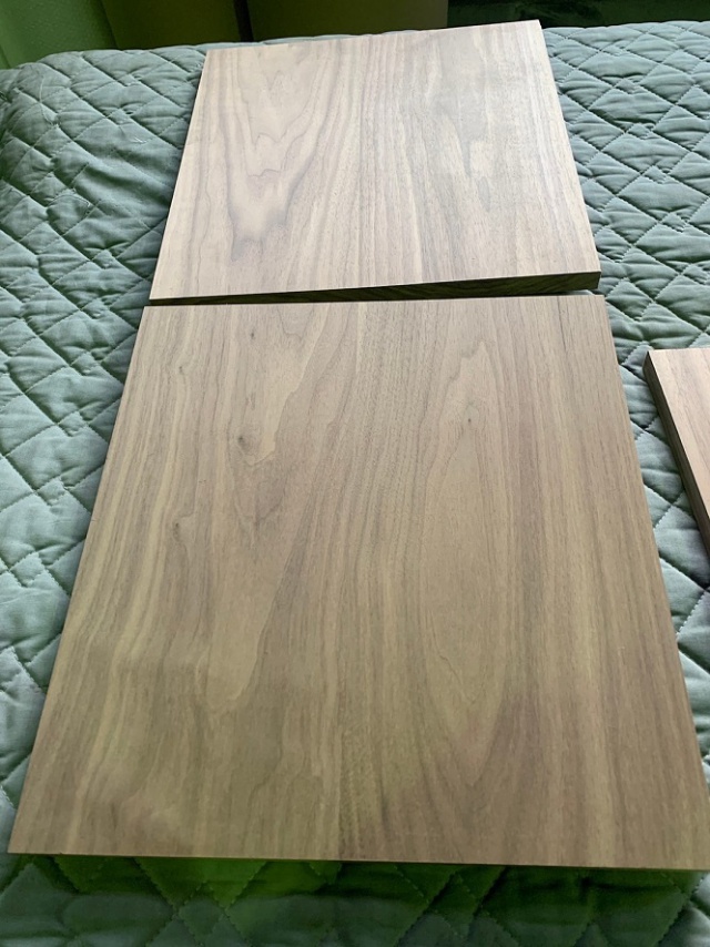 ウォールナット　無垢材