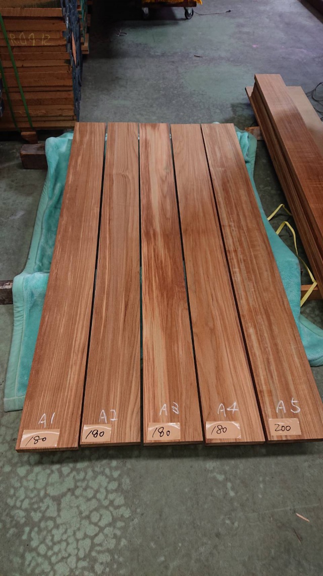 チーク　無垢材