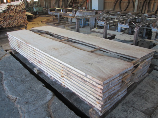 楠（クス）　無垢材