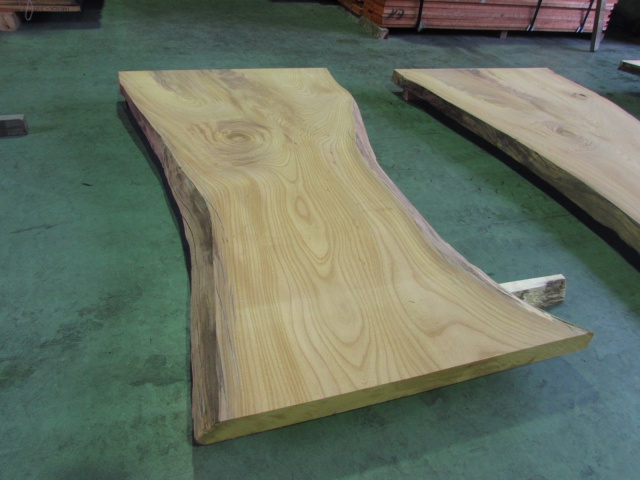 欅（ケヤキ）　一枚板