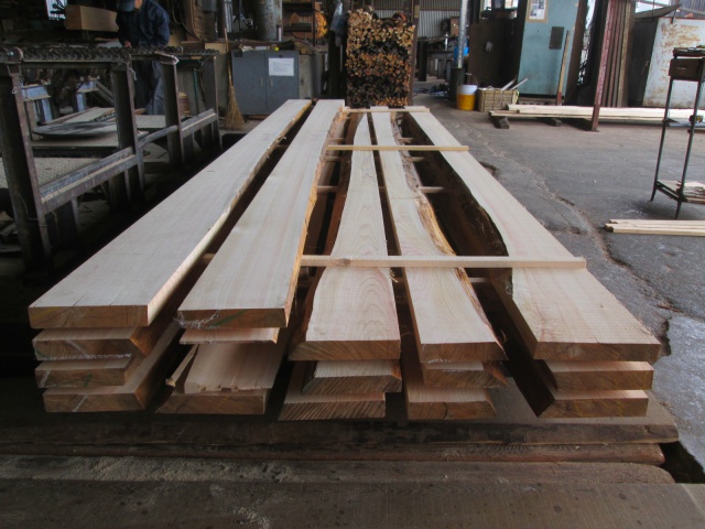 檜（ヒノキ）　無垢材