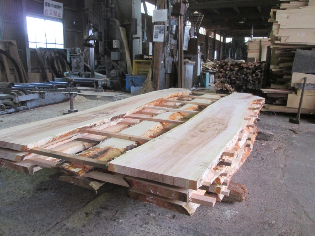 山桜（ヤマザクラ）　無垢材