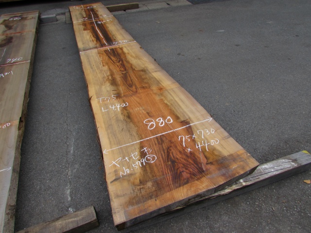 魚梁瀬杉（ヤナセスギ）　一枚板