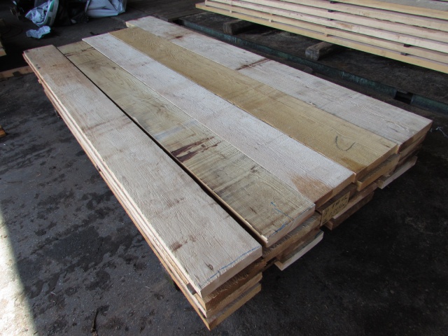 米栂（ベイツガ）　無垢材