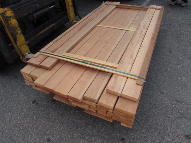 ニヤトー　無垢材