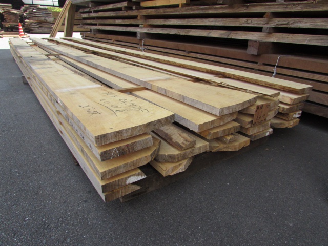 檜（ヒノキ）　無垢材