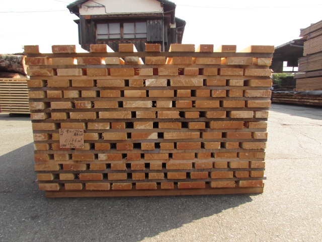 米檜葉（ベイヒバ）　無垢材