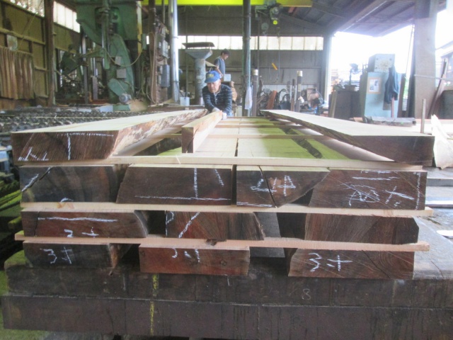 チェリー　無垢材